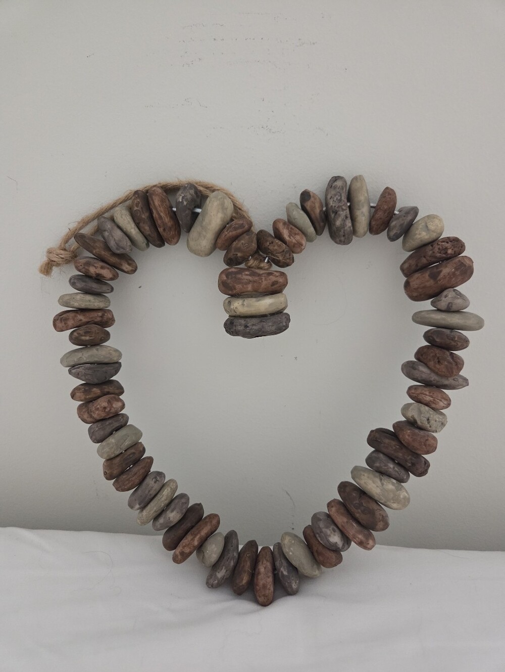 NATURAL STONE HEART SHAPED DECORATION